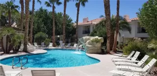 Photo #5: 2310931 Listing