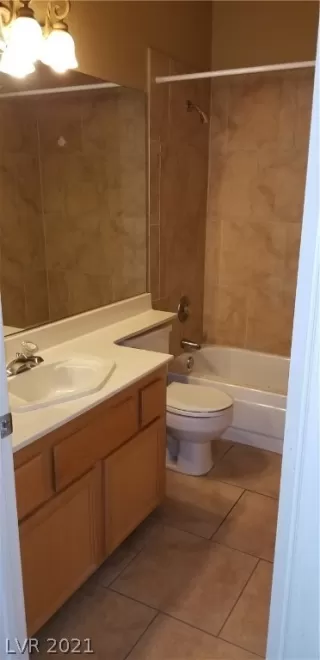 Photo #6: 2310931 Listing