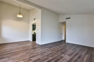 Photo #2: 2310939 Listing