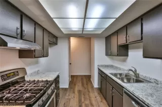 Photo #6: 2310939 Listing