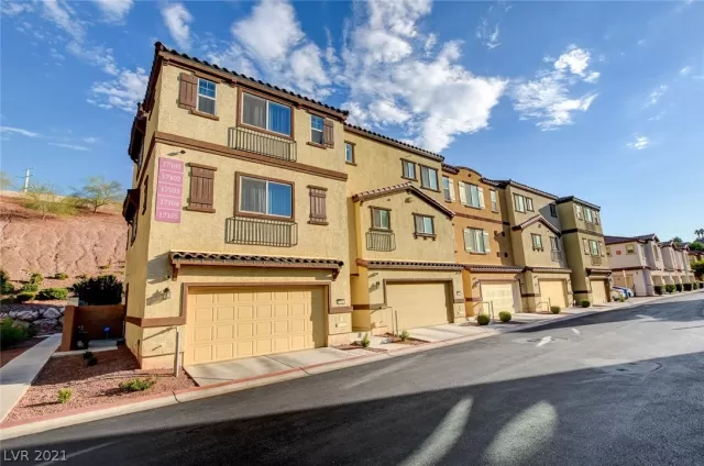 MLS: 2310953 Condo For Sale