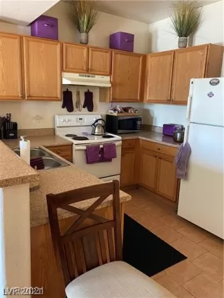 Photo #3: 2310958 Listing