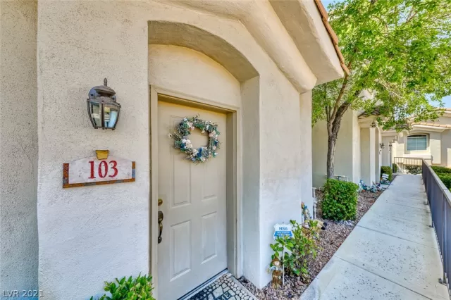 MLS: 2310966 Condo For Sale