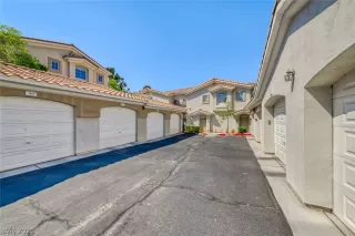 Photo #4: 2310966 Listing 