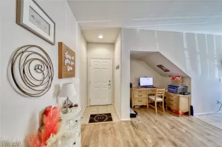 Photo #5: 2310966 Listing 