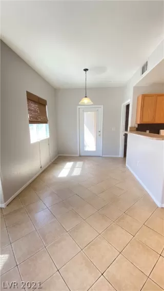 Photo #4: 2310976 Listing 