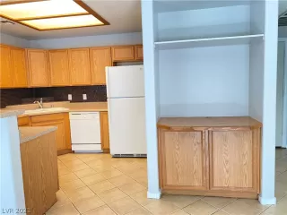 Photo #6: 2310976 Listing 