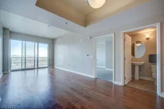 Photo #2: 2311009 Listing 