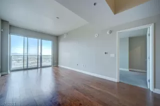 Photo #3: 2311009 Listing 