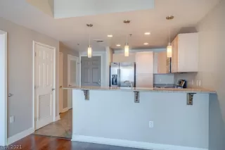 Photo #5: 2311009 Listing 