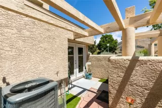 Photo #4: 2311037 Listing