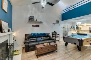 Photo #6: 2311037 Listing