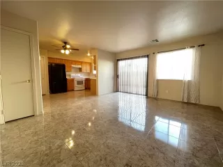 Photo #3: 2311038 Listing 