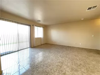 Photo #4: 2311038 Listing 