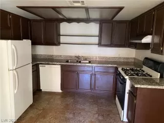 Photo #5: 2311050 Listing 