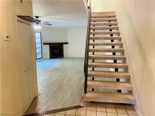 Photo #5: 2311117 Listing