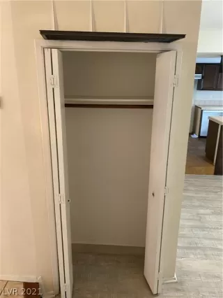 Photo #6: 2311117 Listing