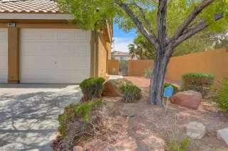 Photo #1: 2311128 Listing 