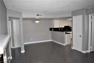 Photo #3: 2311153 Listing 