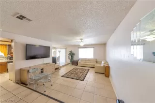 Photo #2: 2311155 Listing 