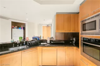 Photo #2: 2311157 Listing