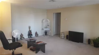 Photo #3: 2311200 Listing