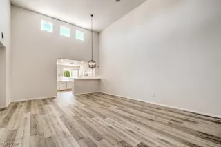 Photo #5: 2311255 Listing 