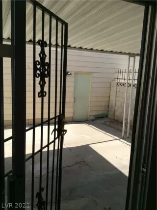 Photo #6: 2311263 Listing