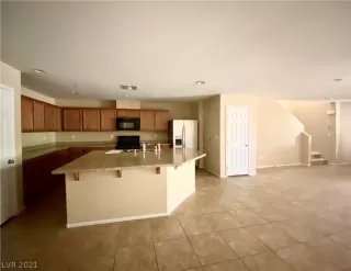 Photo #3: 2311271 Listing 