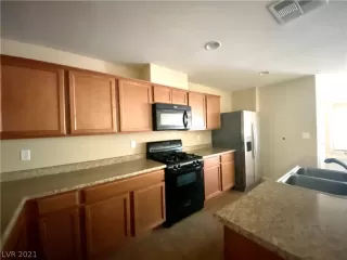 Photo #4: 2311271 Listing 