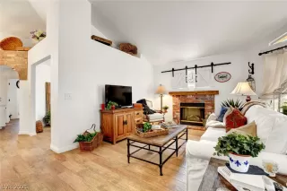 Photo #5: 2311279 Listing 