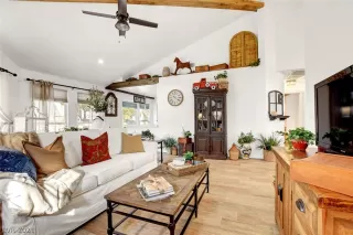 Photo #6: 2311279 Listing 