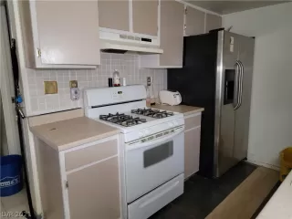 Photo #6: 2311288 Listing 