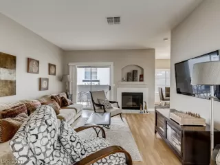 Photo #3: 2311291 Listing 