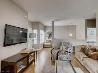 Photo #4: 2311291 Listing 