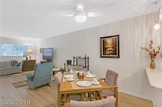 Photo #3: 2311295 Listing