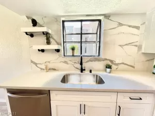 Photo #1: 2311305 Listing 