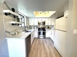 Photo #4: 2311305 Listing 