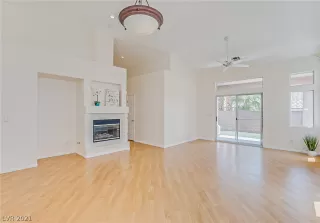 Photo #2: 2311328 Listing 