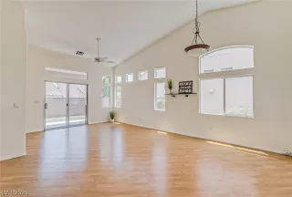 Photo #3: 2311328 Listing 