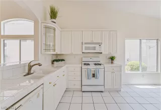 Photo #6: 2311328 Listing 