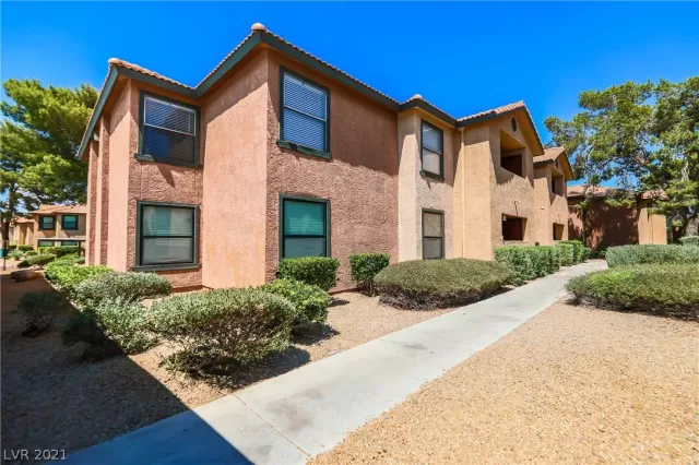 MLS: 2311336 Condo For Sale