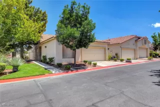 Photo #3: 2311372 Listing 