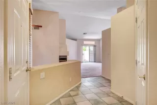 Photo #5: 2311372 Listing 