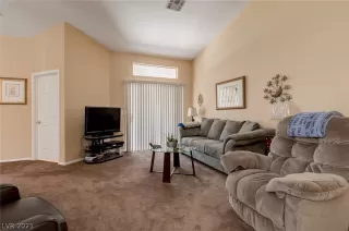 Photo #5: 2311383 Listing 