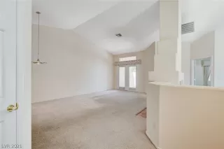 Photo #4: 2311394 Listing 