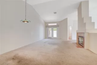 Photo #5: 2311394 Listing 