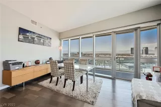 Photo #6: 2311407 Listing