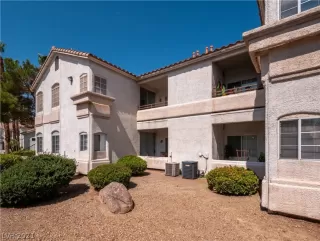 Photo #2: 2311410 Listing