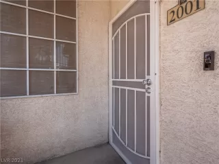 Photo #3: 2311410 Listing